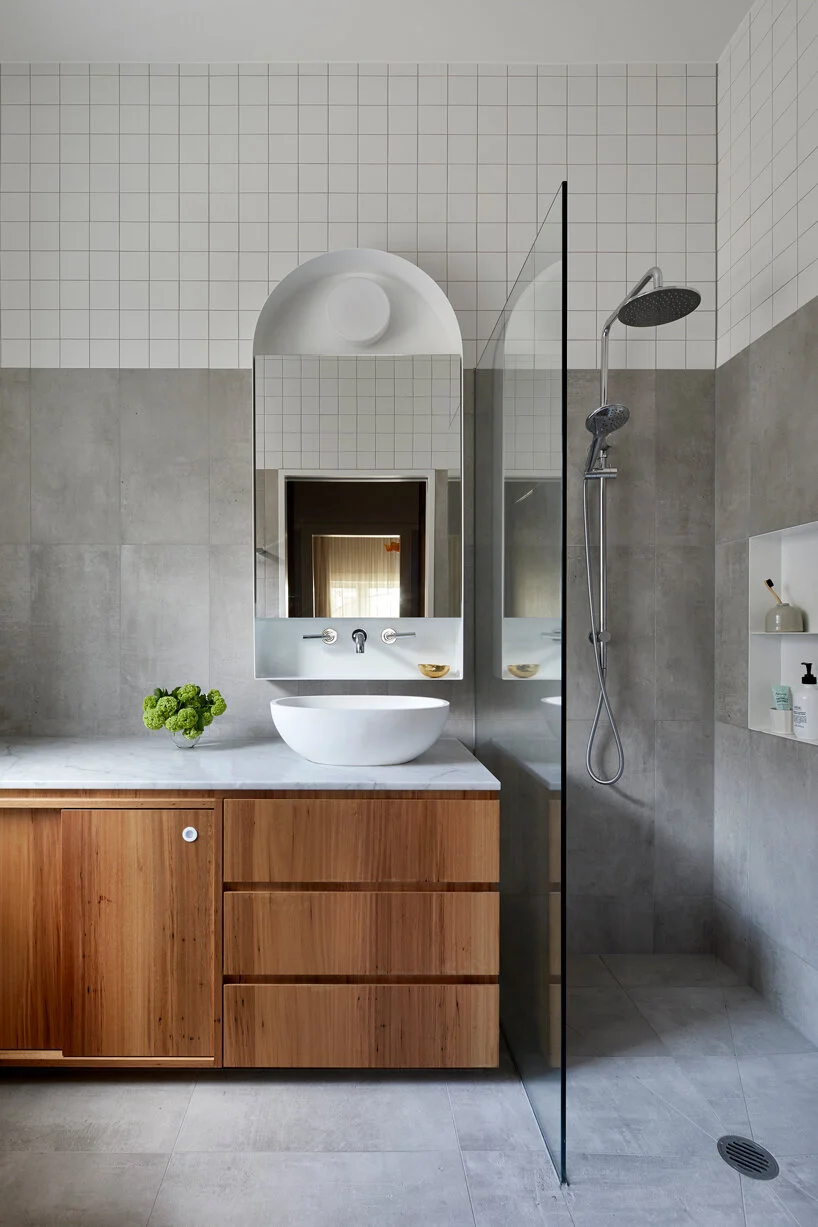6 giải pháp thiết kế cho phòng tắm chật hẹp - Ảnh 1.