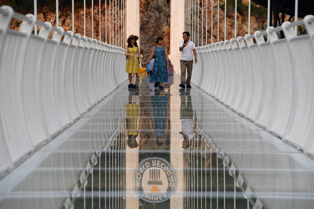 Ngắm cây cầu kính dài 2.000 m dài nhất thế giới tại Việt Nam - Ảnh 24.