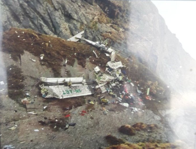 Nepal phát hiện ra vị trí máy bay rơi và tìm thấy 14 thi thể - Ảnh 1.