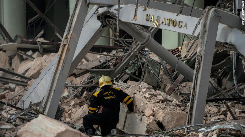 Vụ nổ lớn phá hủy khách sạn tại Havana, Cuba khiến ít nhất 22 người chết  - Ảnh 3.