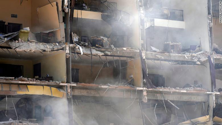 Vụ nổ lớn phá hủy khách sạn tại Havana, Cuba khiến ít nhất 22 người chết  - Ảnh 7.