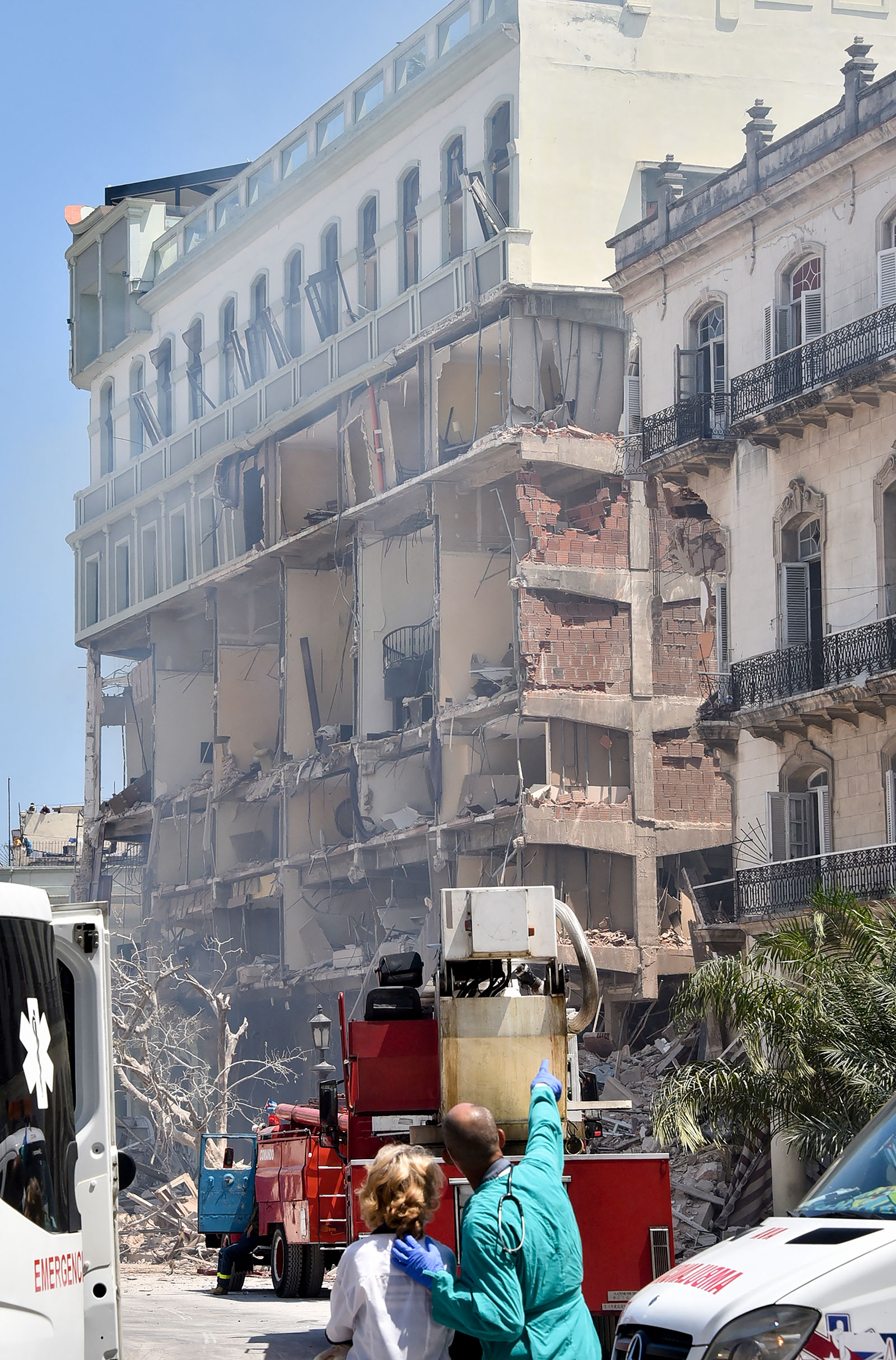 Vụ nổ lớn phá hủy khách sạn Saratoga ở Havana, Cuba - Ảnh 9.