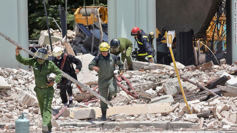 Vụ nổ lớn phá hủy khách sạn tại Havana, Cuba khiến ít nhất 22 người chết  - Ảnh 8.
