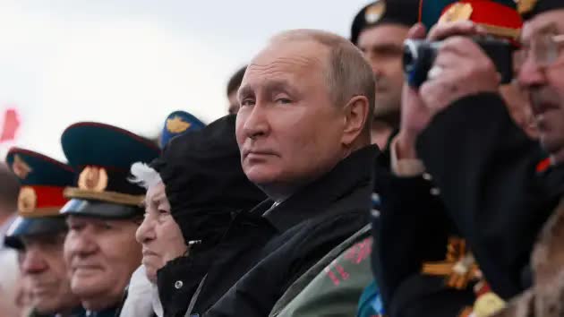 Putin của Nga công khai các lệnh trừng phạt của phương Tây 'blitzkrieg', tuyên bố cuộc xâm lược Ukraine bị cưỡng bức - Ảnh 1.