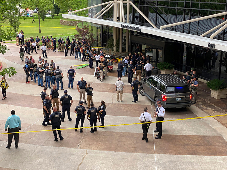 Xả súng trong bệnh viện ở Tulsa (Mỹ): Ít nhất 4 người thiệt mạng  - Ảnh 1.