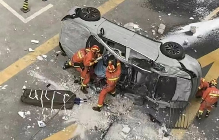 Nhà sản xuất xe điện Trung Quốc gây ra phản ứng với việc xử lý tai nạn ở Thượng Hải - Ảnh 2.