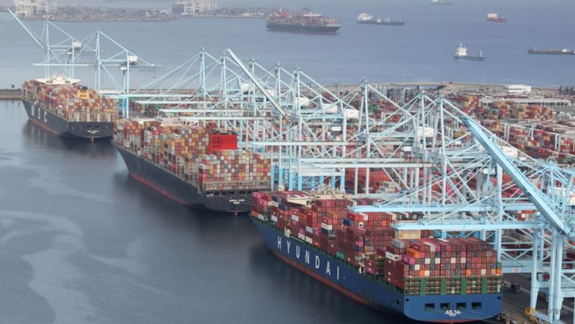 Lượng hàng các cảng tại Mỹ tăng đột biến khi Thượng Hải mở cửa trở lại - Ảnh 1.