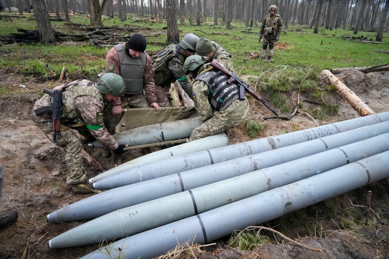 Nga sử dụng tên lửa cũ tấn công Ukraina khiến dân thường thương vong cao - Ảnh 1.
