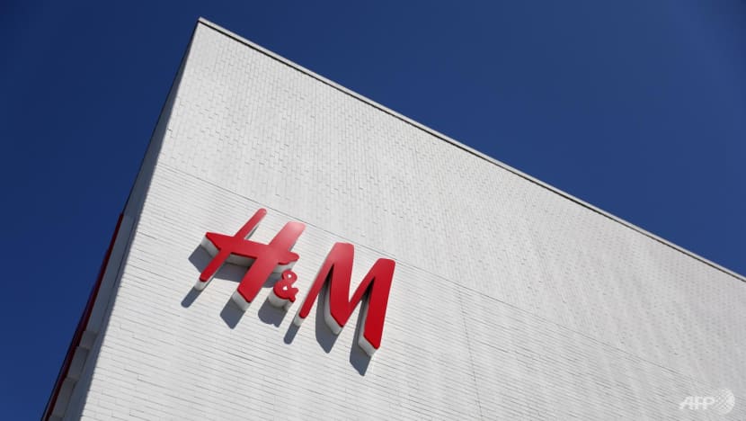 H&M tuyên bố ngừng kinh doanh tại Nga - Ảnh 1.