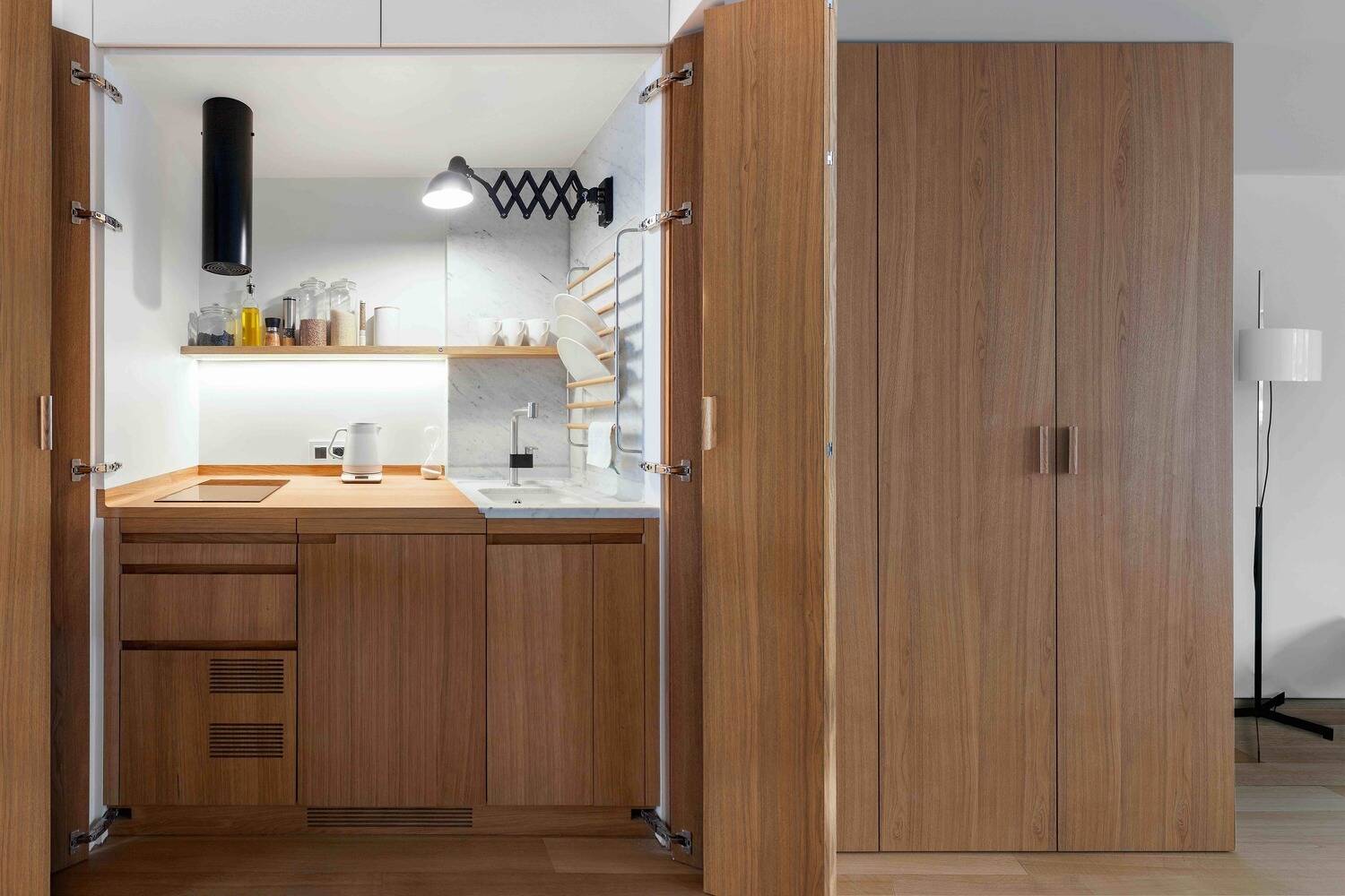 Ẩn phòng bếp: Xu hướng thiết kế mới để không gian rộng rãi hơn - Ảnh 2.