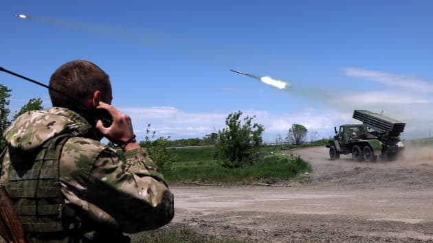 Nga đang đưa thêm quân dự bị đến gần Ukraina - Ảnh 1.