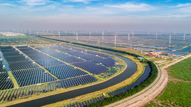 Trung Quốc và Nhật Bản đọ sức trong cuộc đua năng lượng tái tạo - Ảnh 2.