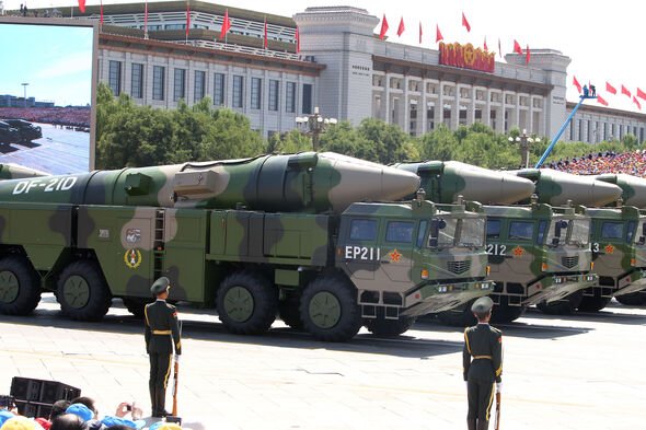 Dàn tên lửa 'sát thủ' này của Trung Quốc có thể khiến hải quân Mỹ thua toàn tập - Ảnh 2.