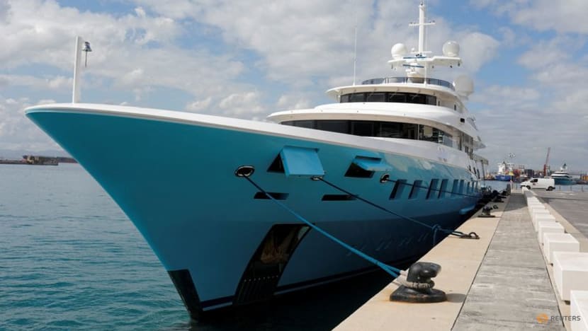Siêu du thuyền liên quan đến nhà tài phiệt Nga được bán đấu giá ở Gibraltar - Ảnh 1.