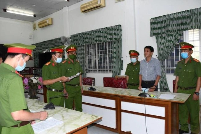 Kỷ luật Giám đốc, Phó Giám đốc Sở Y tế Trà Vinh do liên quan vụ Việt Á - Ảnh 1.
