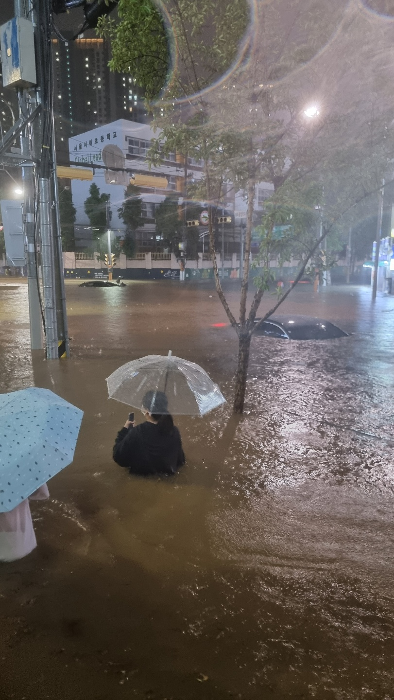Lũ lụt tồi tệ nhất tại Hàn Quốc trong 80 năm qua - Ảnh 7.
