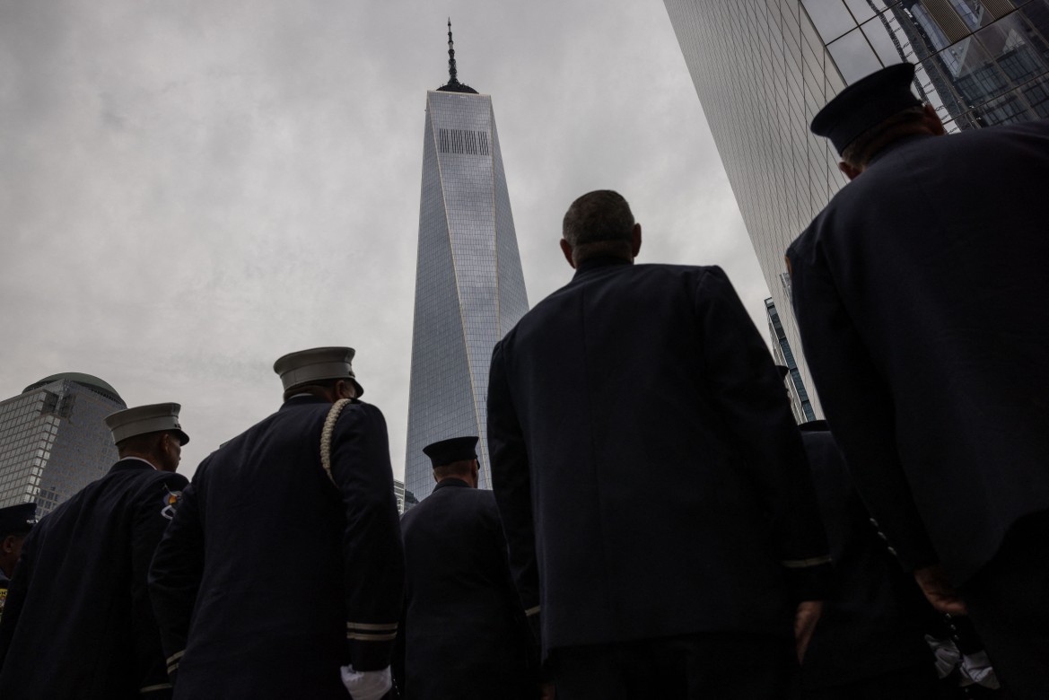 Mỹ tưởng niệm 21 năm ngày các nạn nhân của vụ khủng bố 11/9 - Ảnh 7.