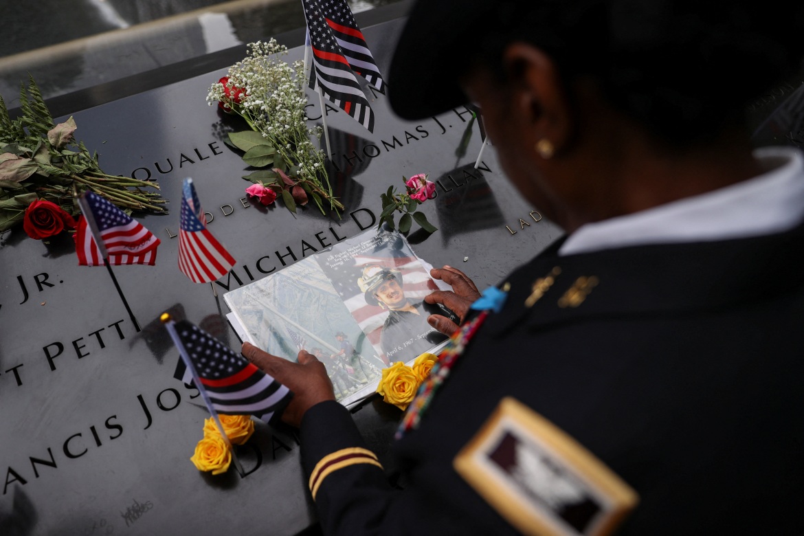 Mỹ tưởng niệm 21 năm ngày các nạn nhân của vụ khủng bố 11/9 - Ảnh 5.