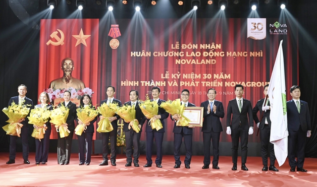 Novaland vinh dự nhận huân chương lao động hạng nhì nhân dịp kỷ niệm 30 năm thành lập NovaGroup - Ảnh 1.