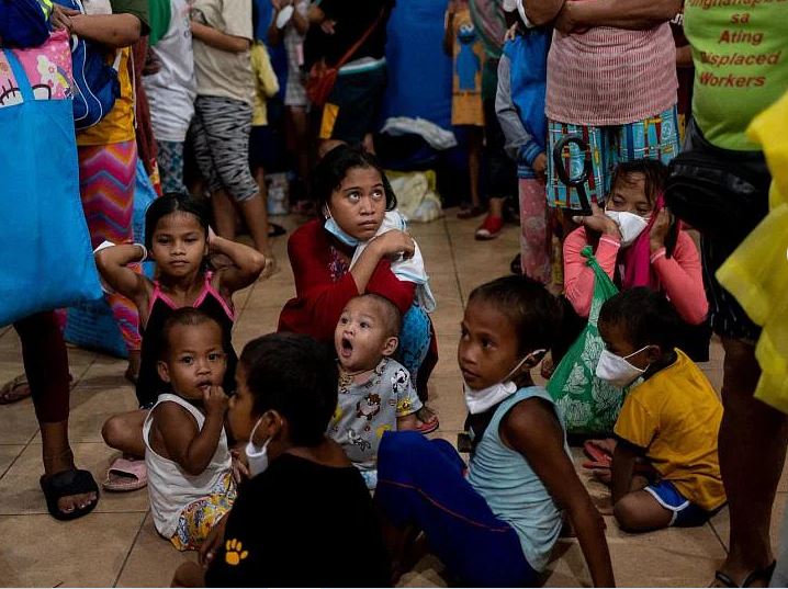 Philippines đóng cửa trường học, cắt điện khi siêu bão Noru đổ bộ lần 2 - Ảnh 2.