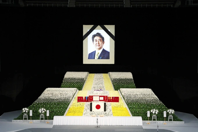 Nhật Bản tổ chức quốc tang cho ông Shinzo Abe - Ảnh 11.