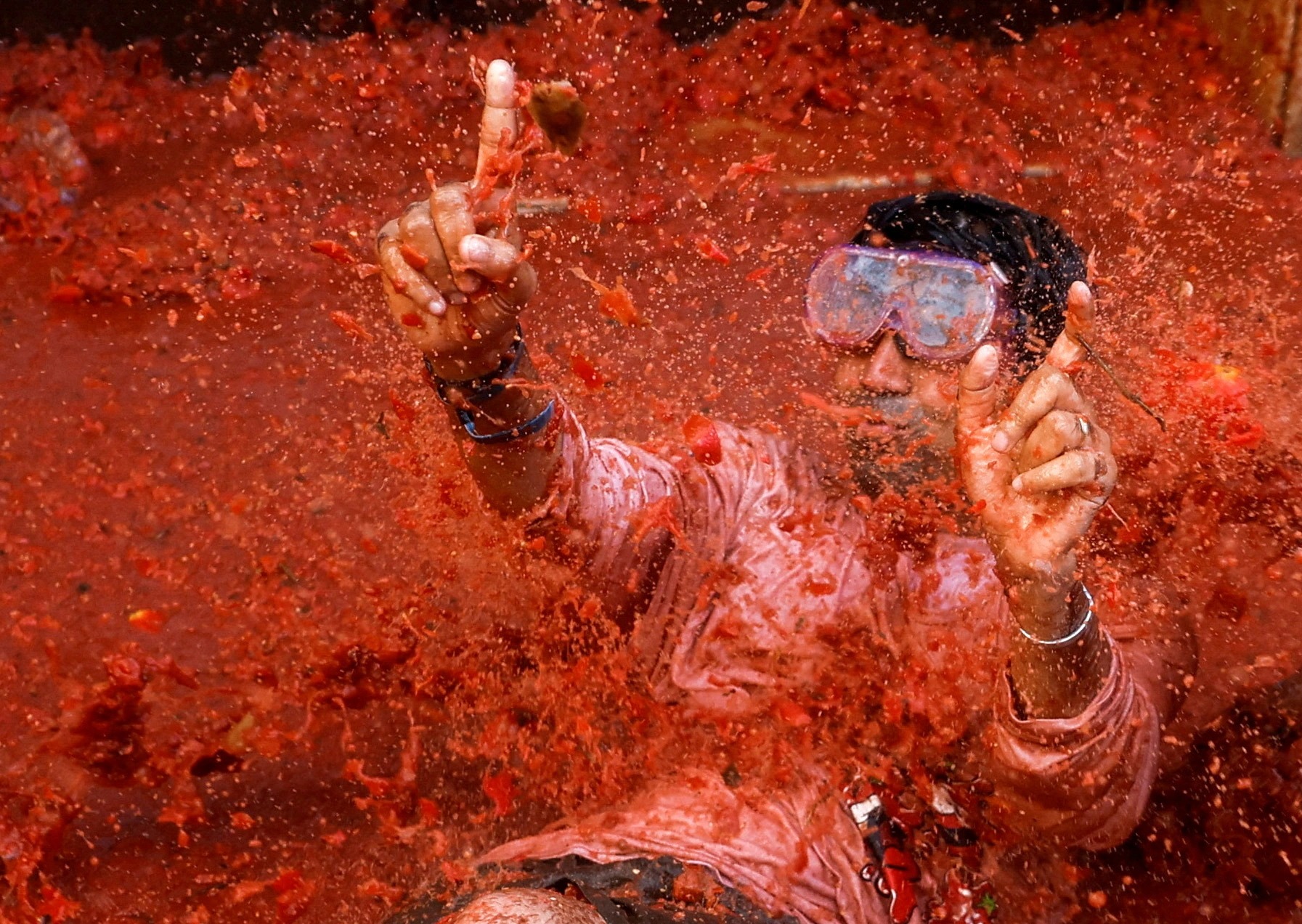 Lễ hội cà chua nổi tiếng của Tây Ban Nha trở lại sau hai năm tạm dừng do COVID-19 - Ảnh 4.