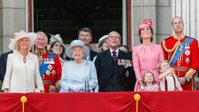 Ai thừa kế khối tài sản 500 triệu USD của Nữ hoàng Elizabeth II? - Ảnh 3.