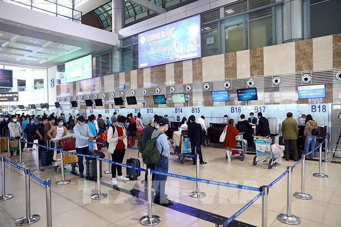 Sân bay Tân Sơn Nhất cung ứng thêm 56.000 ghế dịp Tết Nguyên đán 2023 - Ảnh 1.