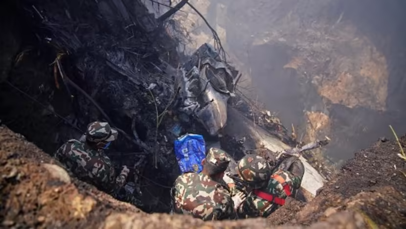 Rơi máy bay ở Nepal, ít nhất 40 người thiệt mạng - Ảnh 1.