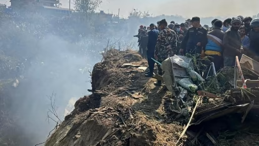 Rơi máy bay ở Nepal, ít nhất 40 người thiệt mạng - Ảnh 2.