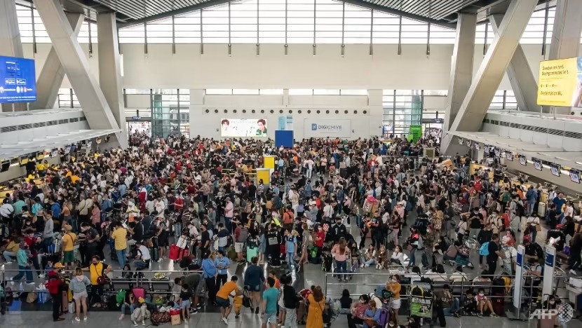 Quan chức Philippines nói 'cơ sở hạ tầng đã lỗi thời' sau sự cố mất liên lạc tại sân bay quốc tế ở Manila  - Ảnh 1.