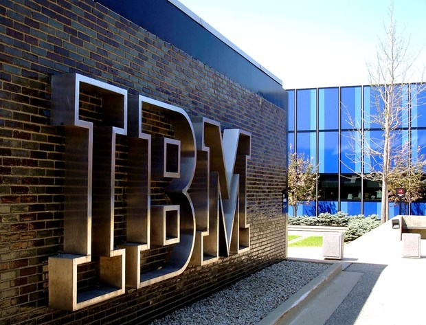 IBM vượt mục tiêu tăng trưởng doanh thu, sẽ cắt giảm 3.900 việc làm - Ảnh 2.
