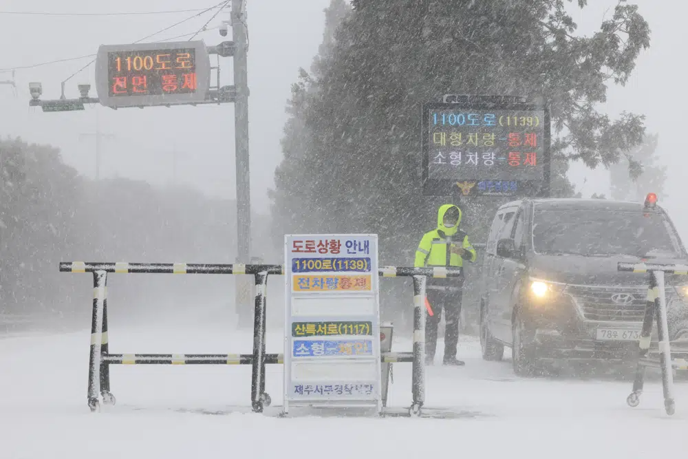 Nhật Bản, Hàn Quốc lạnh bất thường - Ảnh 2.