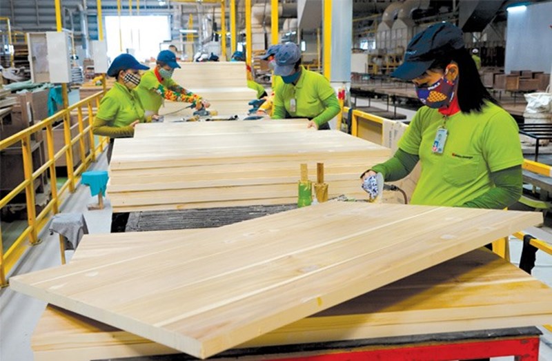 Xuất khẩu đồ gỗ 9 tháng ước đạt 79,7 tỉ USD - Ảnh 1.