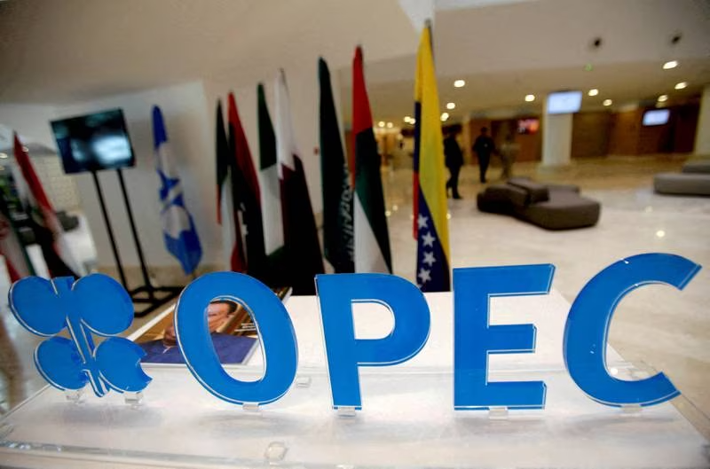 Opec+ giữ nguyên chính sách sản lượng hiện tại sau khi giá dầu tăng - Ảnh 1.
