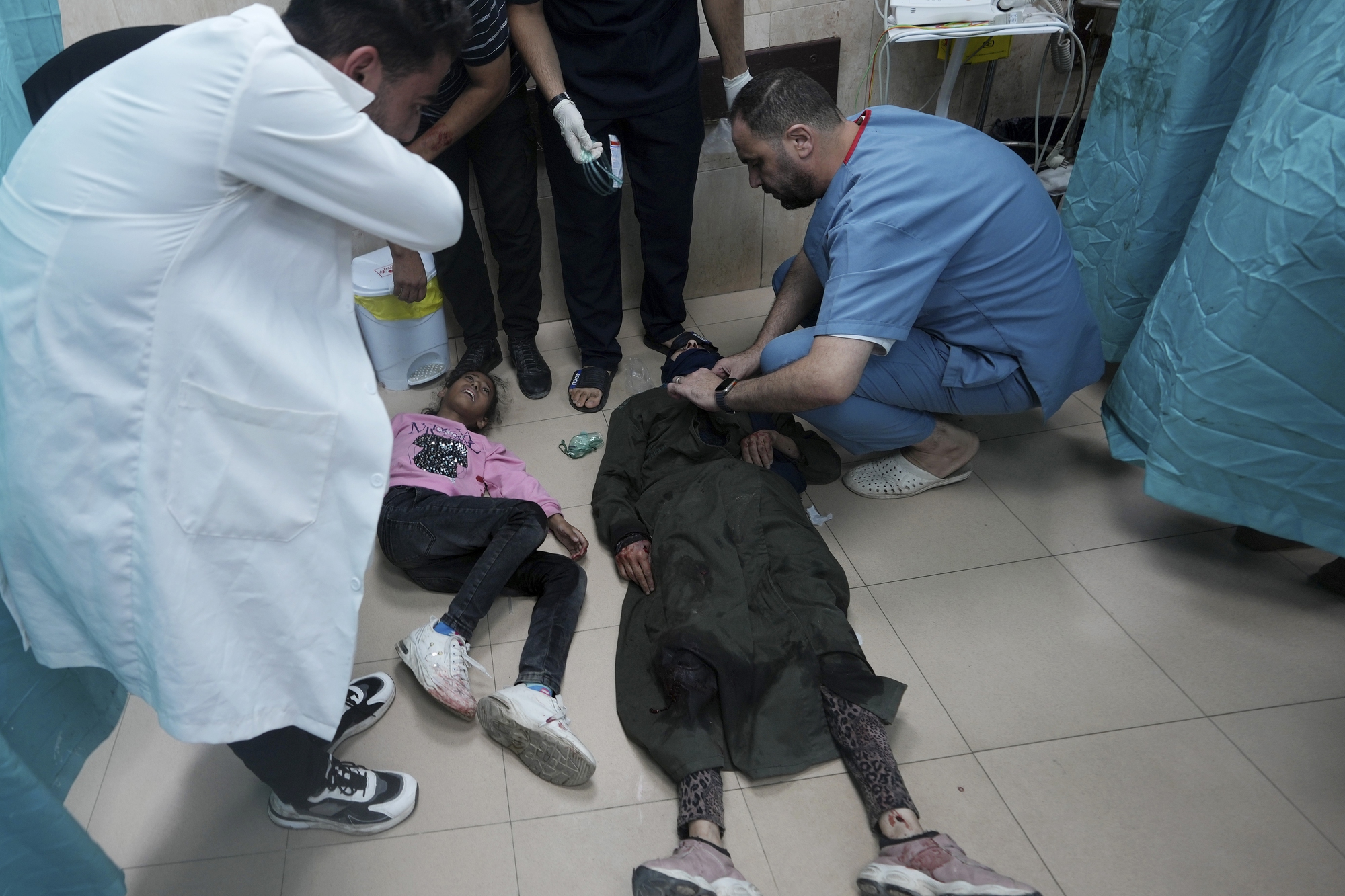 Bệnh viện ở Gaza bên bờ vực sụp đổ- Ảnh 12.