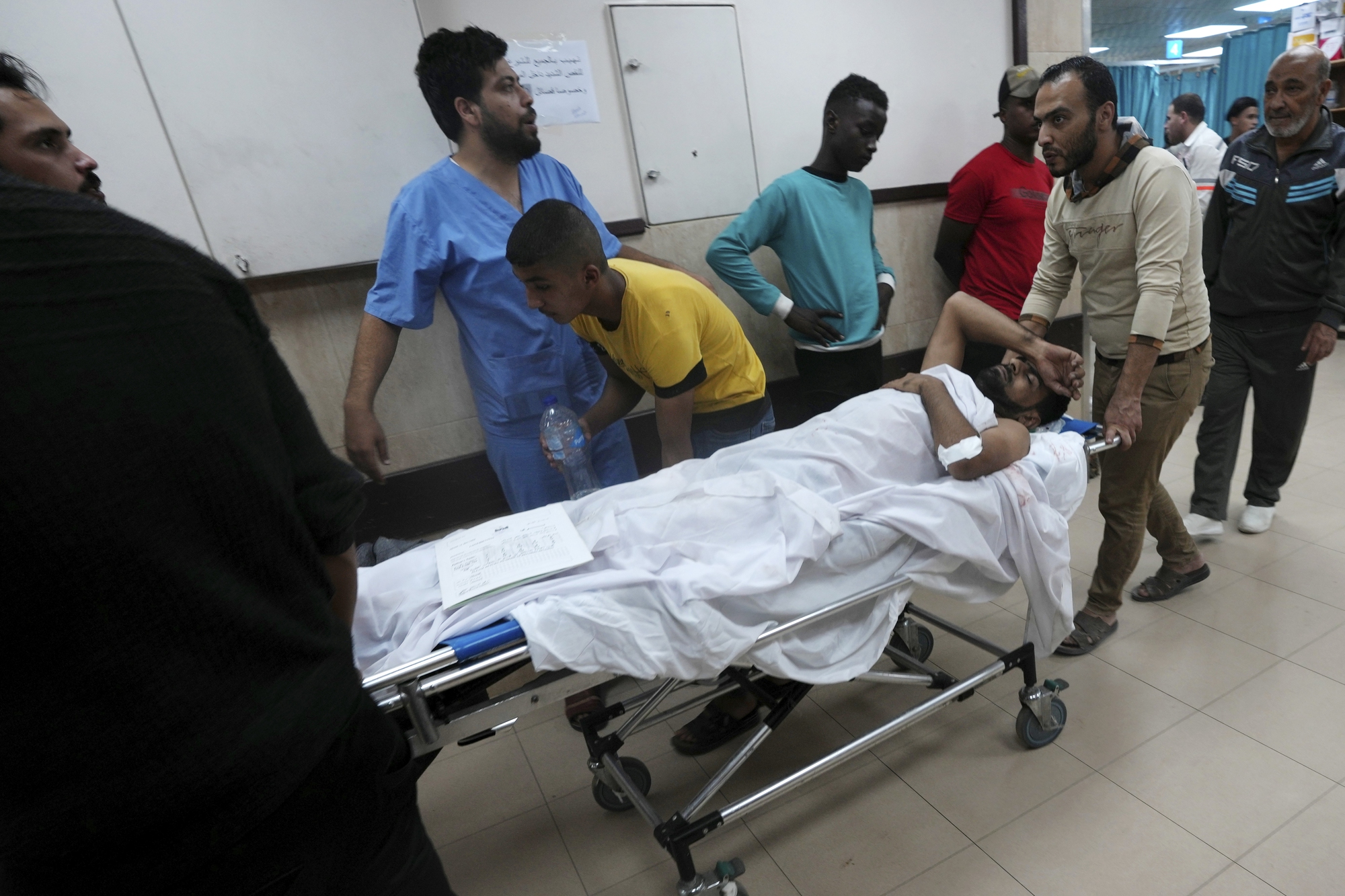 Bệnh viện ở Gaza bên bờ vực sụp đổ- Ảnh 13.
