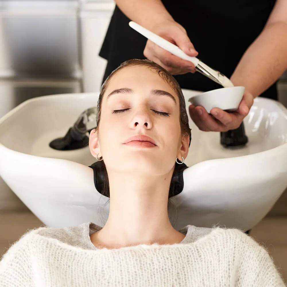 Chăm sóc tóc chuyên sâu với Hair Botox và Keratin, phương pháp nào an toàn hơn?- Ảnh 1.
