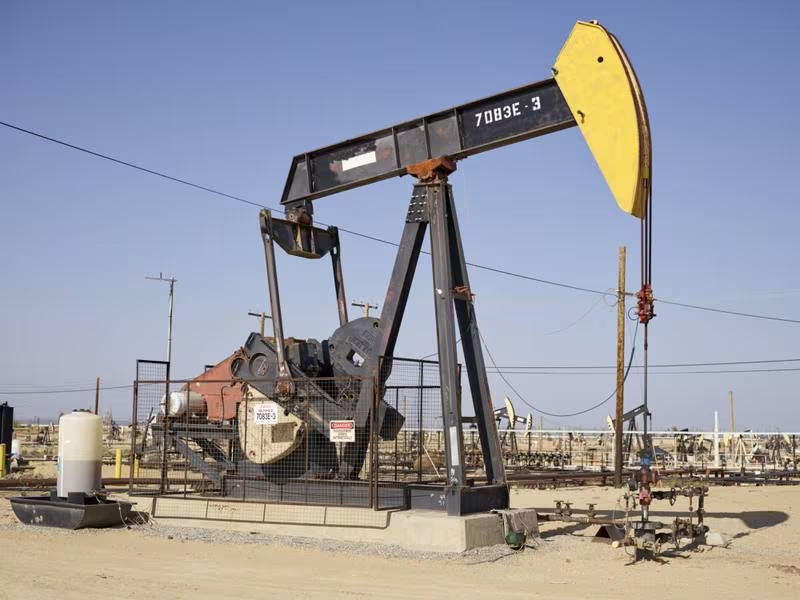 Giá dầu tăng trước khả năng OPEC+ cắt giảm thêm sản lượng- Ảnh 1.