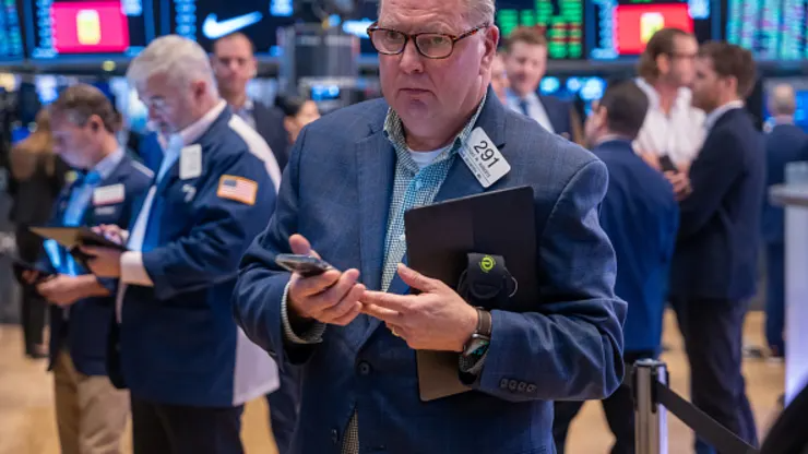 Dow Jones tiến gần đỉnh mới trong năm 2023- Ảnh 1.