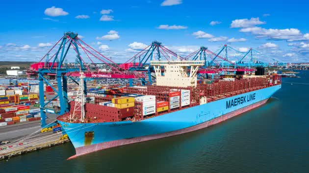 Cổ phiếu của Maersk lao dốc khi thông báo cắt giảm hàng ngàn nhân sự - Ảnh 1.