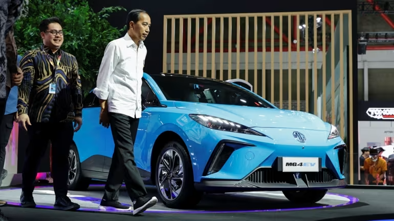 Indonesia kêu gọi phương Tây giúp phát triển năng lực sản xuất xe điện - Ảnh 3.