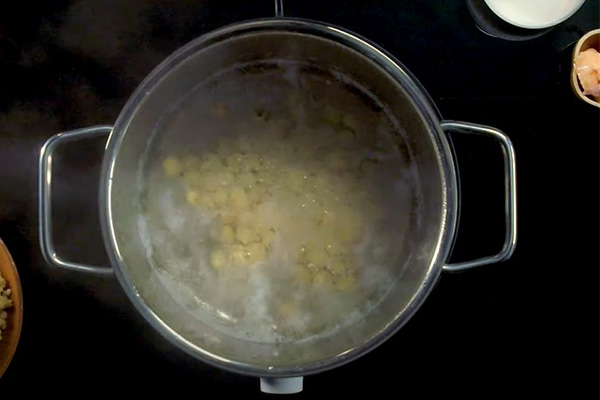 Món ngon mỗi ngày: Cách làm xôi cốm hạt sen dinh dưỡng cho bữa sáng- Ảnh 1.