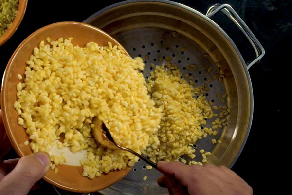 Món ngon mỗi ngày: Cách làm xôi cốm hạt sen dinh dưỡng cho bữa sáng- Ảnh 2.