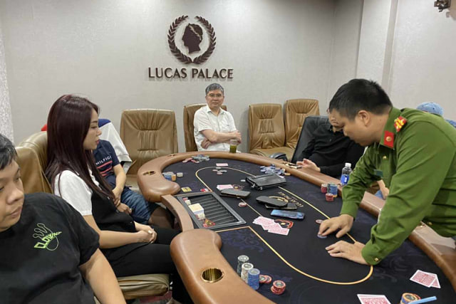 Triệt phá đường dây đánh bạc Poker trên 20 tỷ đồng ở Hà Nội- Ảnh 1.