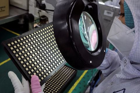 Các công ty Trung Quốc tìm đến Malaysia để lắp ráp chip cao cấp- Ảnh 1.