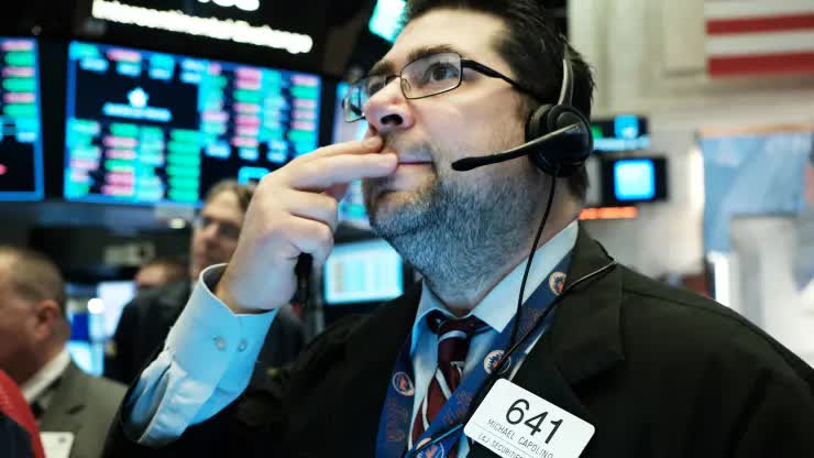 Dow Jones lao dốc gần 500 điểm, đứt nhịp tăng kéo dài 9 phiên- Ảnh 1.