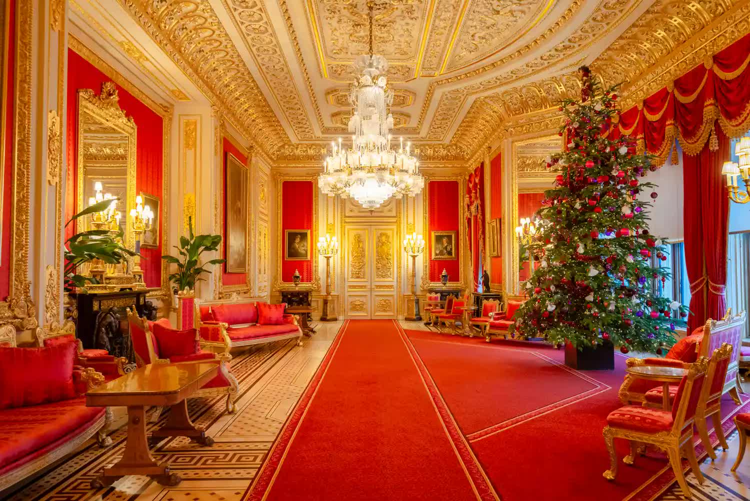 Lâu đài Windsor trang hoàng rực rỡ đón Giáng sinh- Ảnh 6.