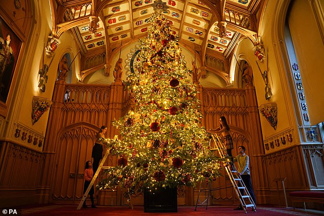 Lâu đài Windsor trang hoàng rực rỡ đón Giáng sinh- Ảnh 1.