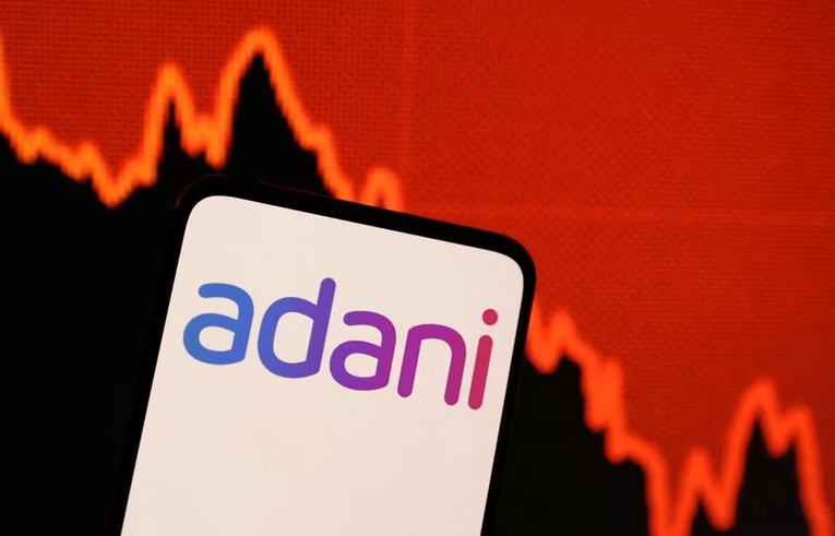 Tỷ phú Gautam Adani mất ngôi vị giàu nhất châu Á vì cổ phiếu tiếp tục lao dốc - Ảnh 3.